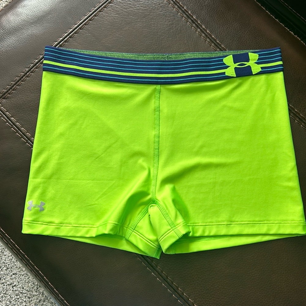 Underarmour 4” women’s training shorts